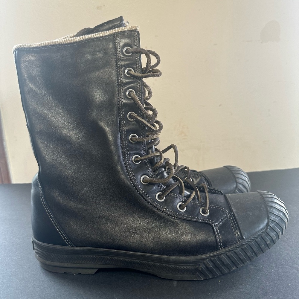 Converse boot
